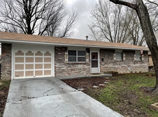 1907 Theodore Dr, Springdale, AR 72762