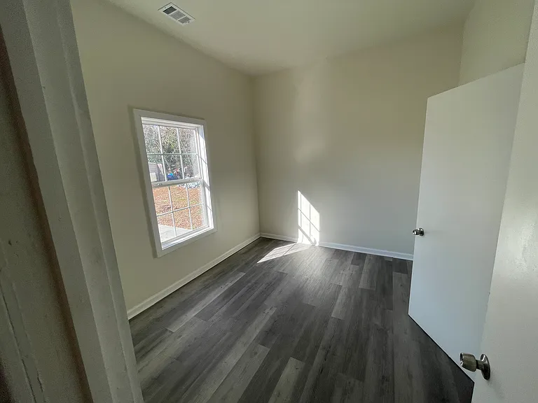 10 Jeter Ave — Photo 6