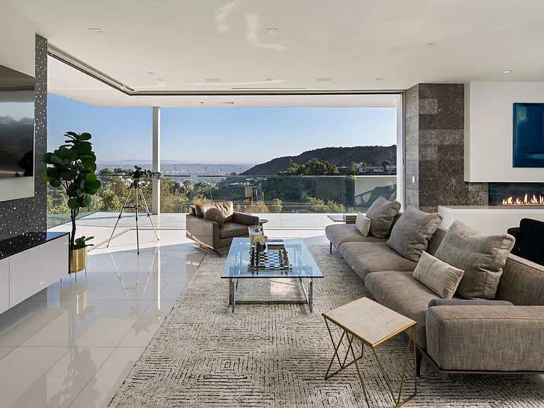 7080 W Mulholland Dr — Photo 54