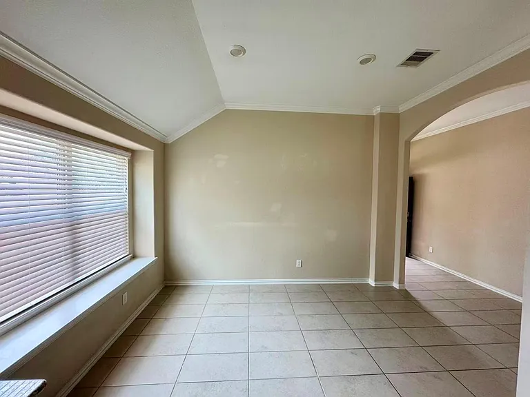 11015 Walts Run Ln — Photo 9