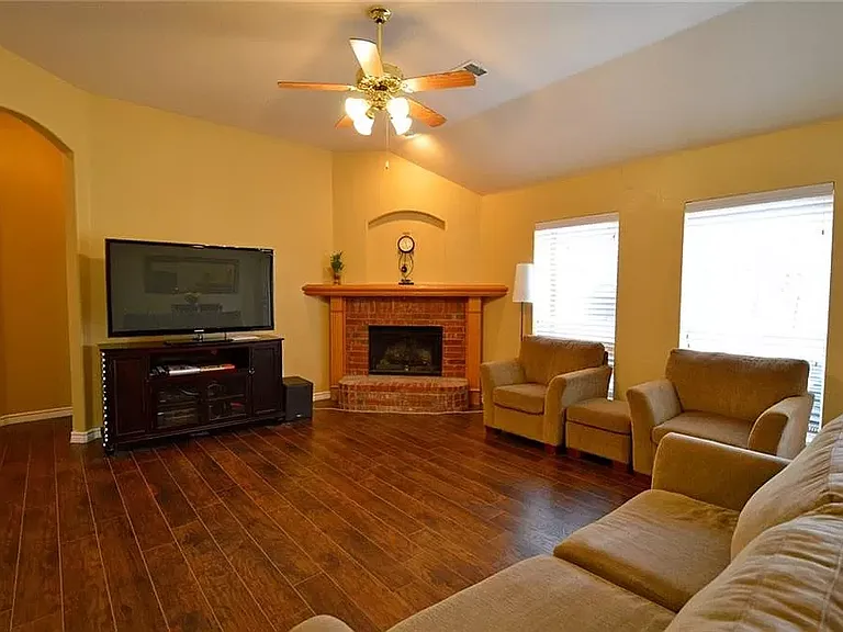11216 Harbor Rd — Photo 18