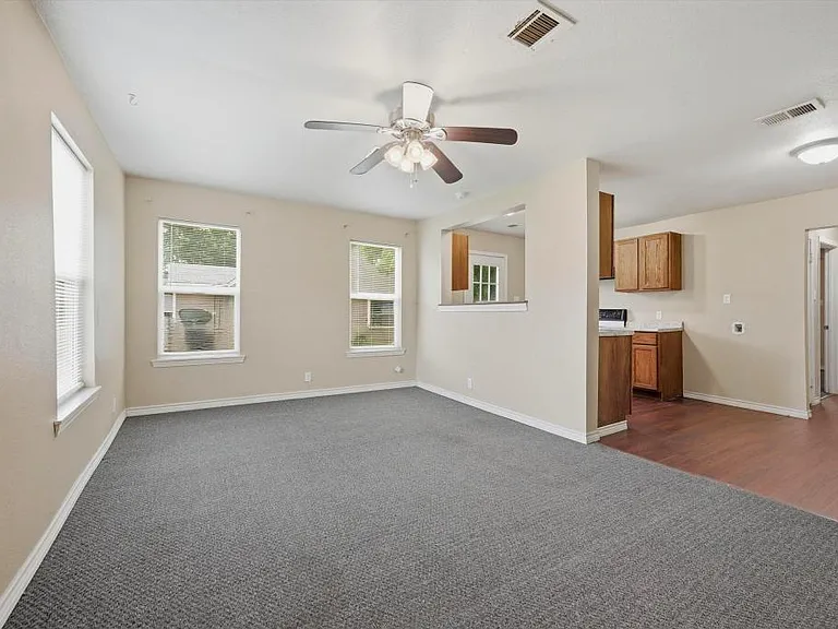 1810 N Alexander St — Photo 4