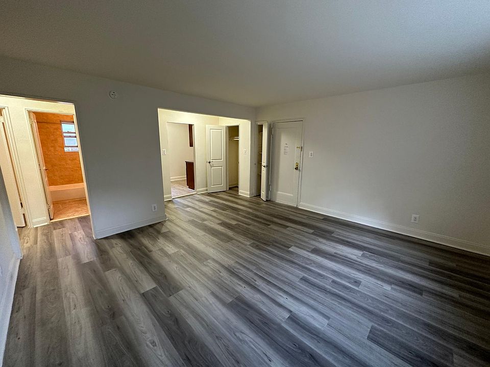 1st image of 10 Claire Ct #2A