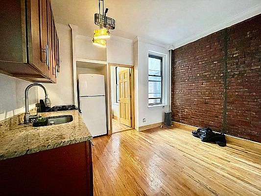 1st image of 818 Saint Johns Pl #2B