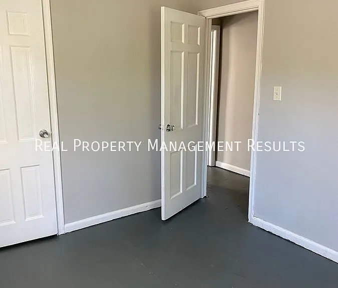 1208 Macarthur Dr — Photo 11