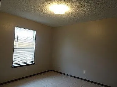3 bed, 600 sqft, $500 — Photo 4