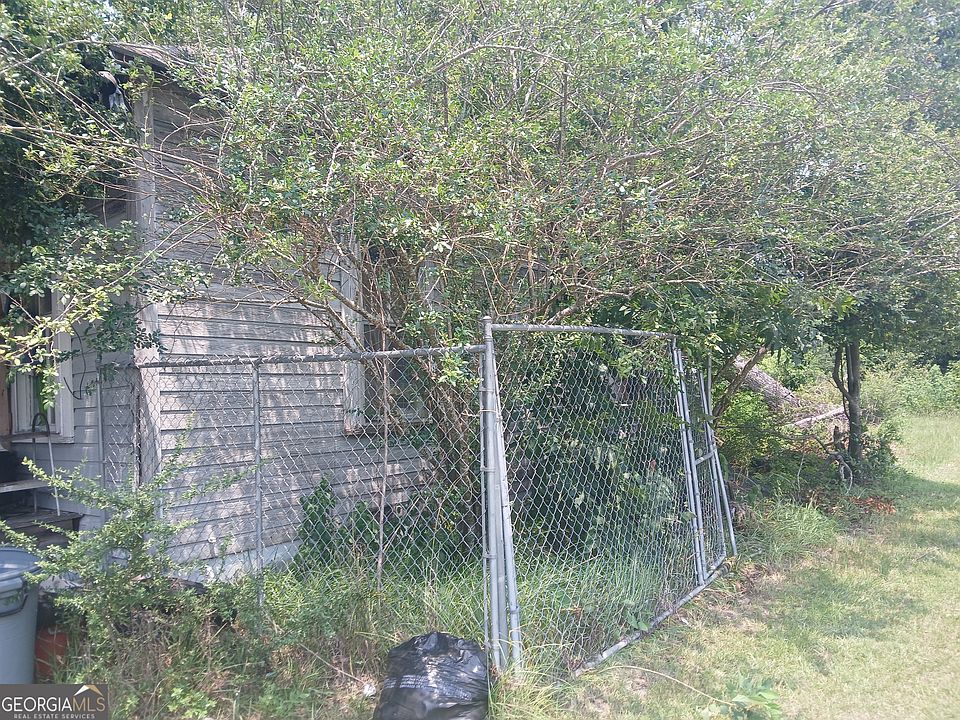 2nd image of 205 Perkins St