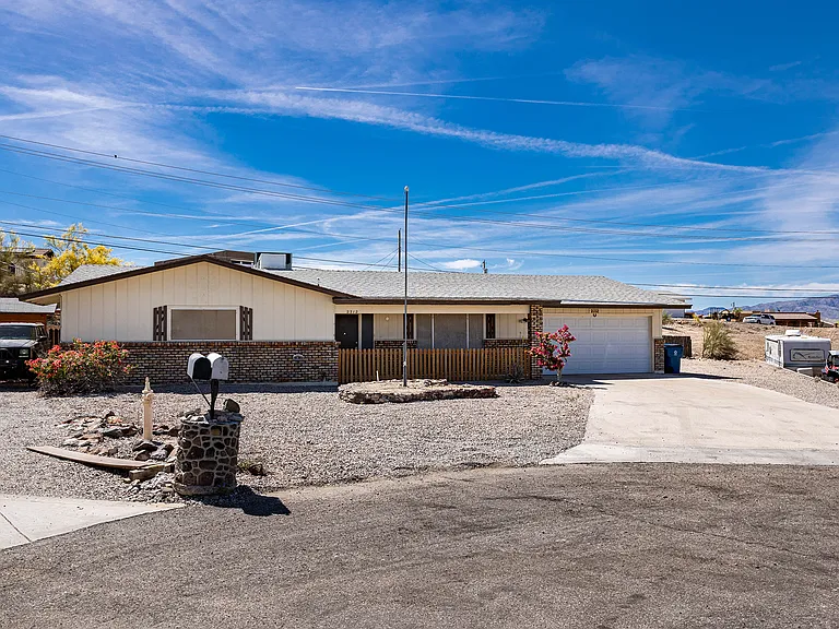 2312 Warbler Ln — Photo 28
