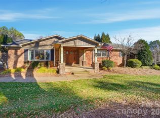 1150 Ratchford Dr, Dallas, NC 28034