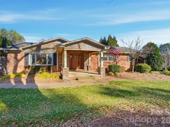 1150 Ratchford Dr, Dallas, NC 28034