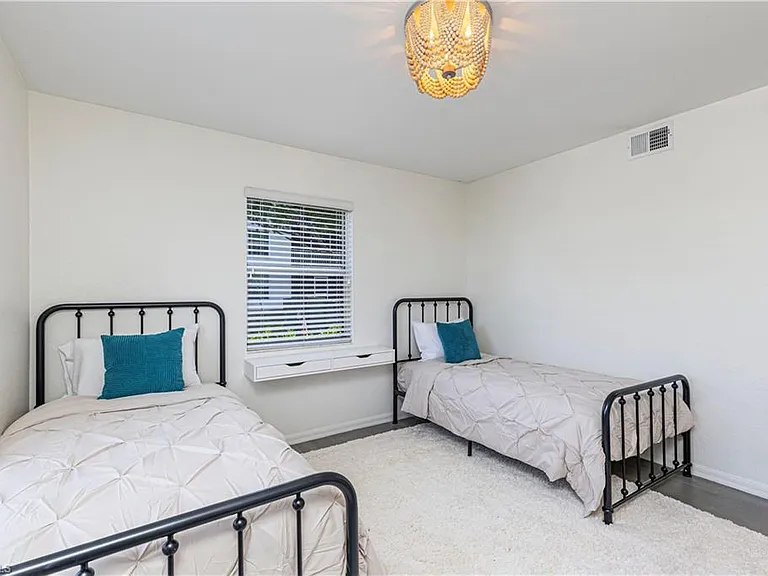 9600 Victoria Ln #108 — Photo 18