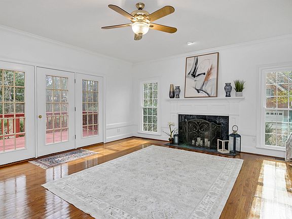 3rd image of 256 Sheringham Rd