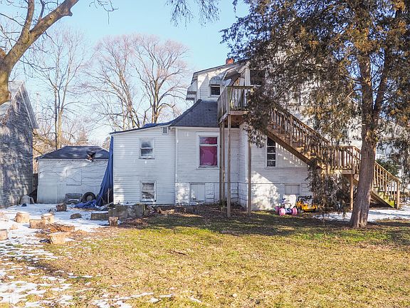 3rd image of 39 Franklin St