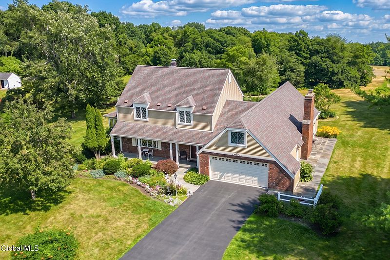 4th image of 74 Hawthorne Drive