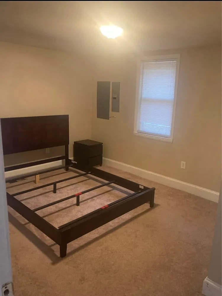 3 bed, 1000 sqft, $2,050 — Photo 4