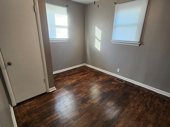 5th image of 107 Lee Village Dr