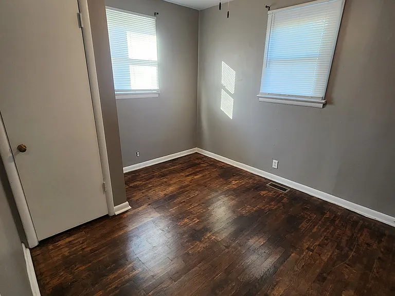 107 Lee Village Dr — Photo 5
