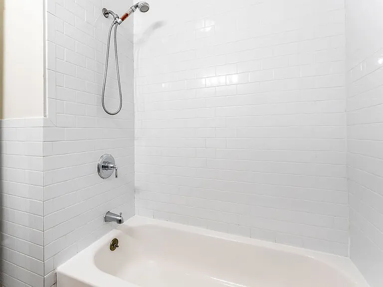 333 Fairmount — Photo 16