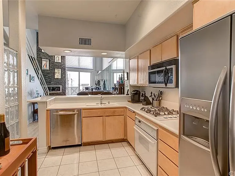 200 Pacific Coast Hwy #328 — Photo 17