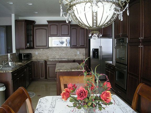 Dining/Kitchen