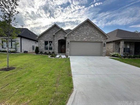 134 Woodlands Park Dr, Little Rock, AR 72211