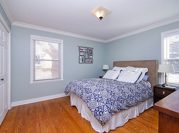 4th image of 1045 Oakley Ave