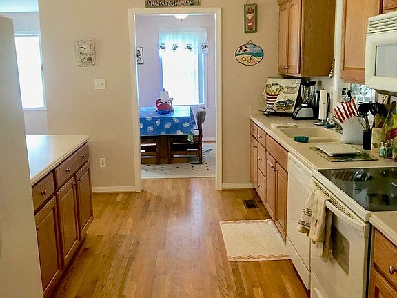 3rd image of 1354 S Hill Banks Dr #G