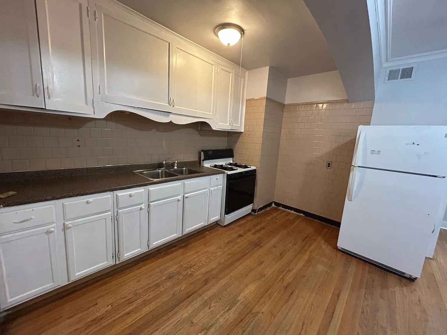 1 bed, 800 sqft, $1,500 — Photo 3