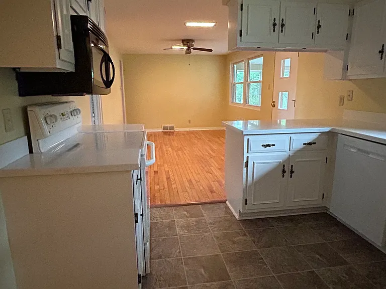 503 Ann Ct — Photo 8