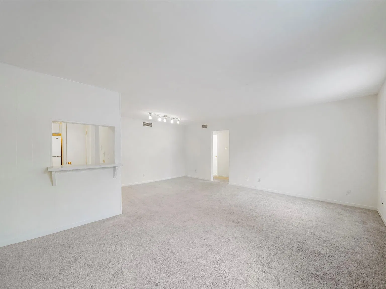 3 bed, 2.0 bath, 1120 sqft, $1,875 — Photo 2