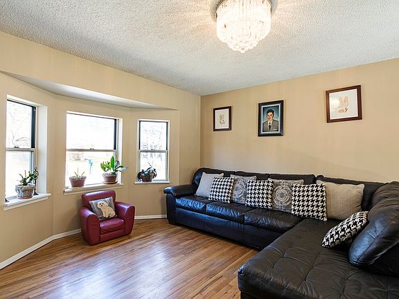 2nd image of 510 Oak Ave