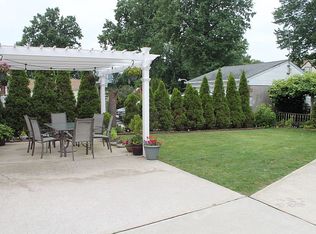 60 Guenther Ave, Valley Stream, NY 11580