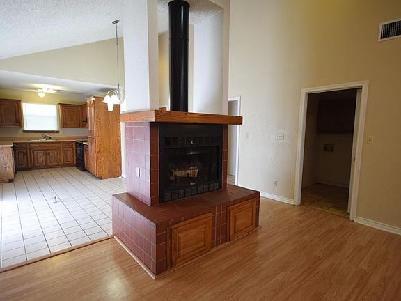 4th image of 1316 Rosemon Ave