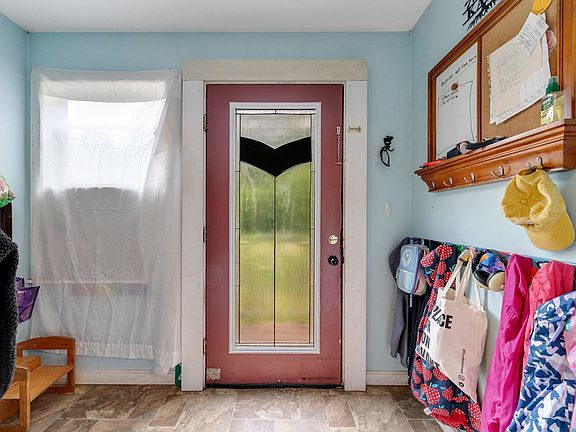 3rd image of 3934 Highbridge Road