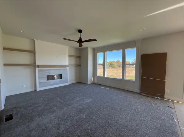 18805 W 169th Ter, Olathe, KS 66062