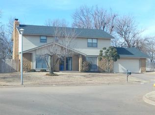 1908 Country Club Dr, Enid, OK 73703