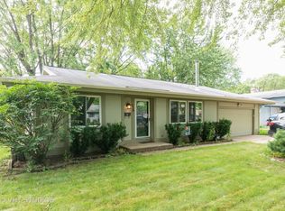 959 Denton Ct, Crystal Lake, IL 60014