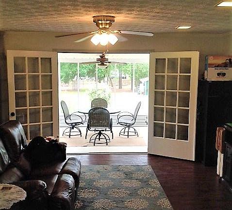 2nd image of 785 Parkview Cir