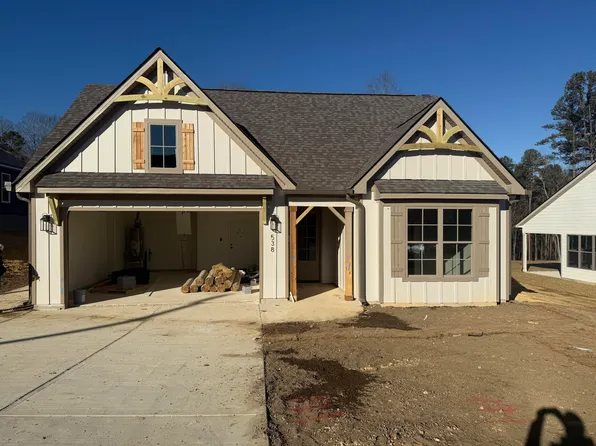 538 Nature Trl, Soddy Daisy, TN 37379