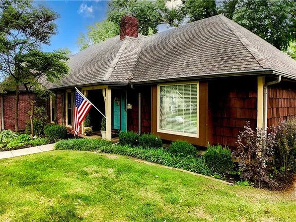 3413 W Colony Sq, Saint Joseph, MO 64506
