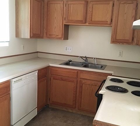 3rd image of 955 Leroy St APT 9