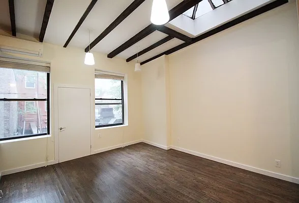 Rented by Bold New York | media 13