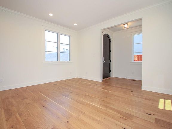 3rd image of 617 N San Mateo Dr