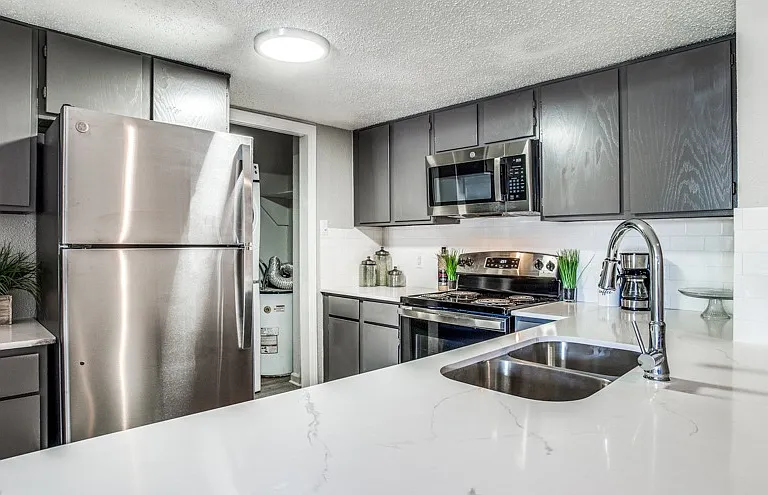 Preslee Apartments — Photo 3