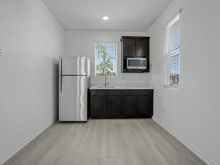 9770 Redwood Cascade St — Photo 22