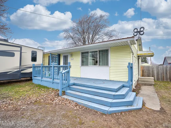 502 W Benjamin St, Linwood, MI 48634