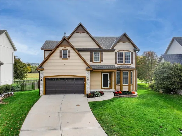 15663 S Widmer St, Olathe, KS 66062