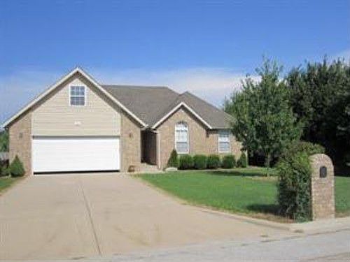 1st image of 702 Chandler Dr