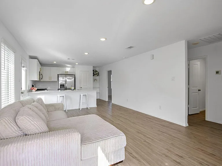 19424 Villa Mesa Dr — Photo 4