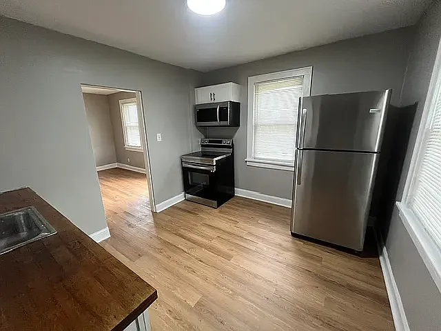 1021 Stewart Ave — Photo 5